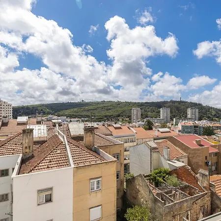 Fabulous Terrace Over Monsanto By Innkeeper Lejlighed