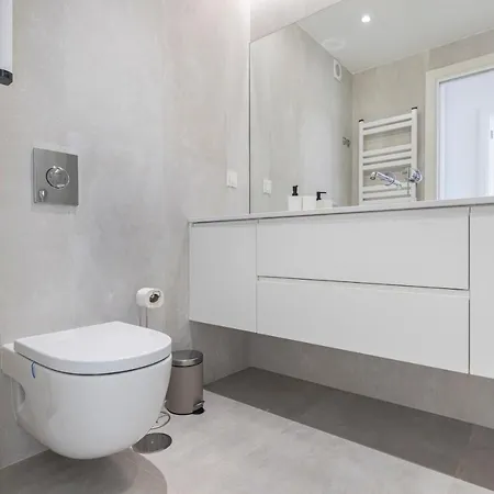 Апартаменты Fabulous Terrace Over Monsanto By Innkeeper