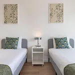 Fabulous Terrace Over Monsanto By Innkeeper * Lisboa