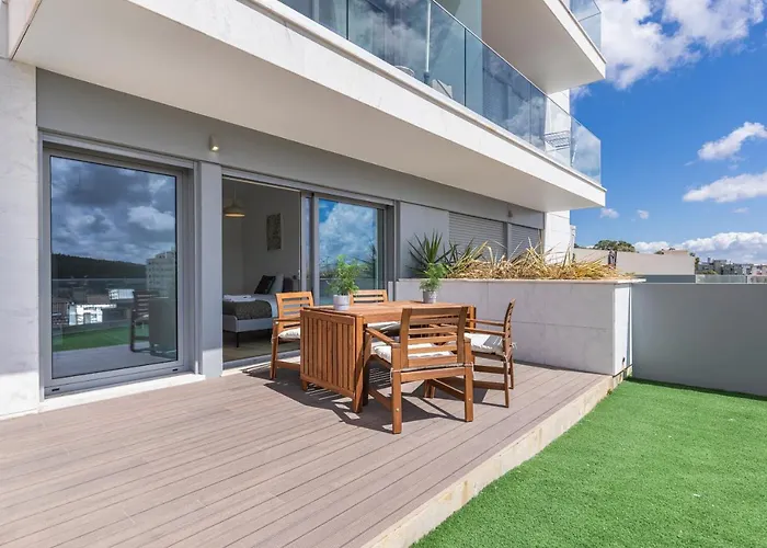 Fabulous Terrace Over Monsanto By Innkeeper * Lisboa